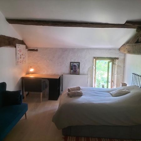 Chambres 2 Personnes Dans Notre Maison Girondine Saint-Martin-de-Lerm Rum bild